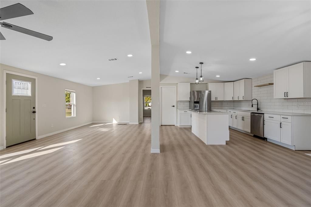 En Venta: $299,999 (3 camas, 2 baños, 1792 Pies cuadrados)