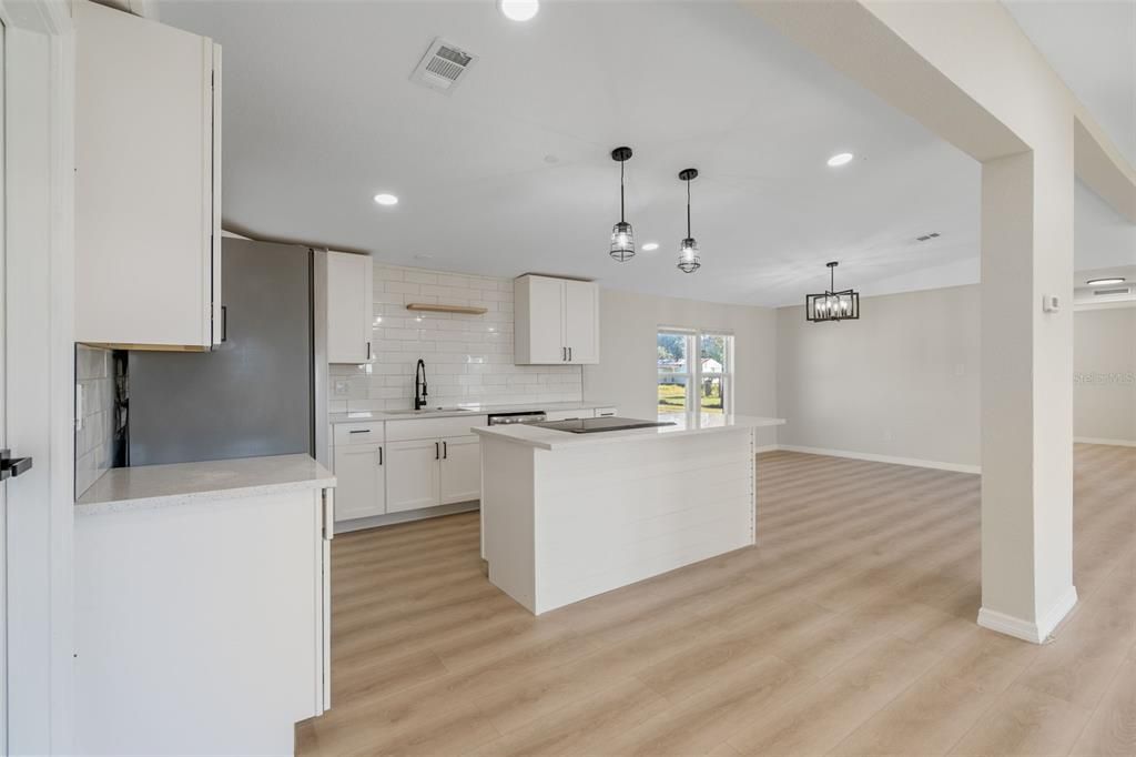 En Venta: $299,999 (3 camas, 2 baños, 1792 Pies cuadrados)