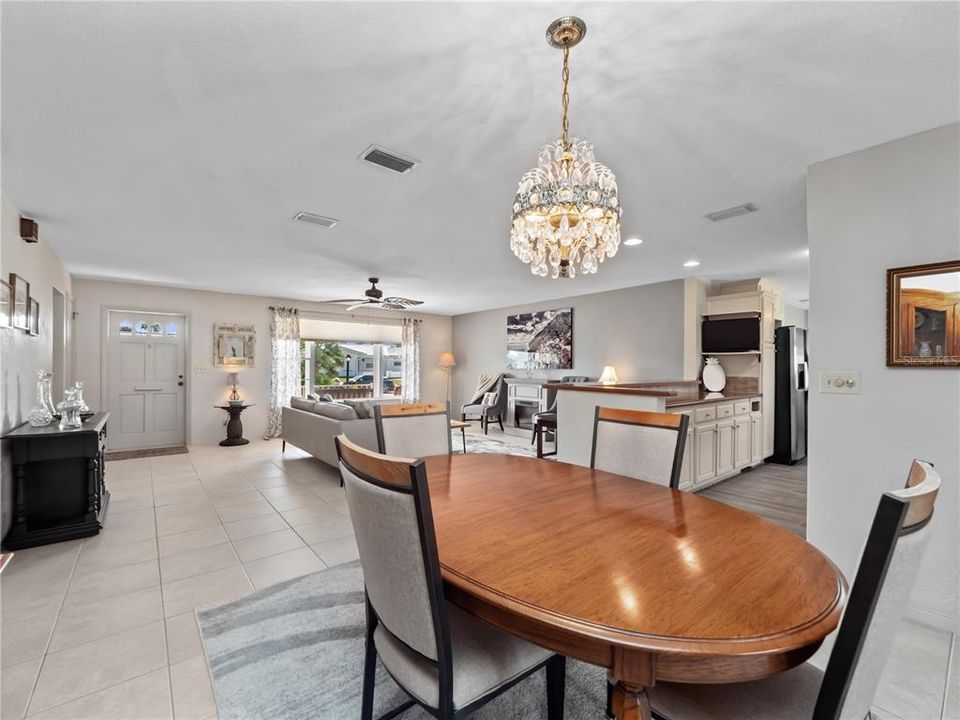 For Sale: $475,000 (3 beds, 2 baths, 1902 Square Feet)