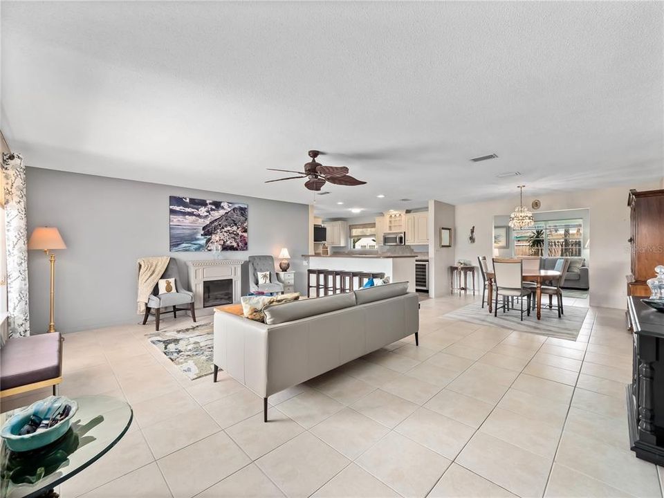 For Sale: $475,000 (3 beds, 2 baths, 1902 Square Feet)