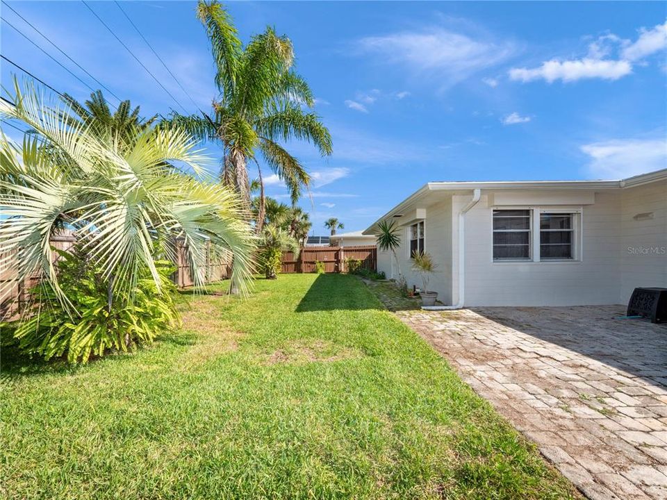 For Sale: $475,000 (3 beds, 2 baths, 1902 Square Feet)