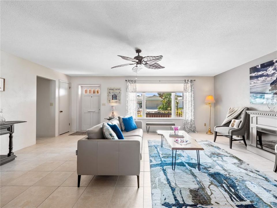 For Sale: $475,000 (3 beds, 2 baths, 1902 Square Feet)