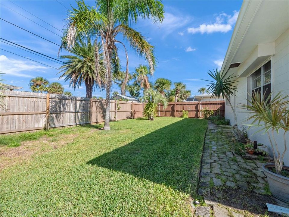 For Sale: $475,000 (3 beds, 2 baths, 1902 Square Feet)