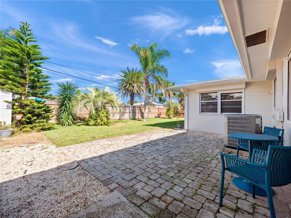 For Sale: $475,000 (3 beds, 2 baths, 1902 Square Feet)