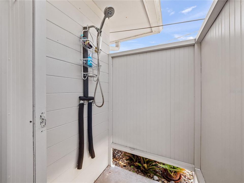 For Sale: $475,000 (3 beds, 2 baths, 1902 Square Feet)