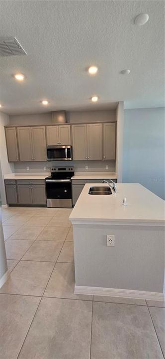 For Sale: $343,990 (3 beds, 2 baths, 1937 Square Feet)