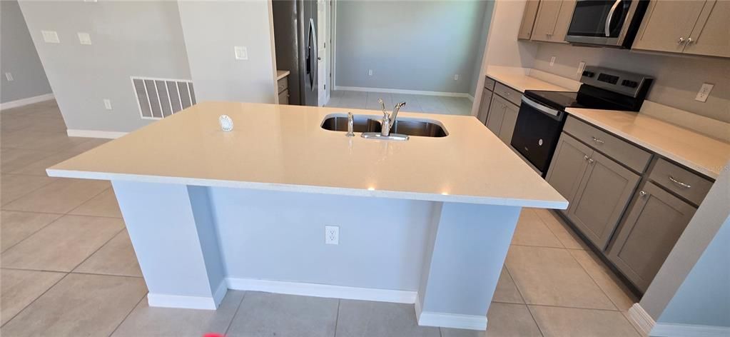 For Sale: $343,990 (3 beds, 2 baths, 1937 Square Feet)