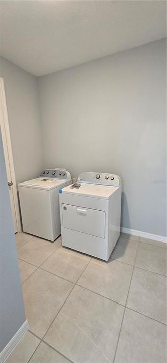 For Sale: $343,990 (3 beds, 2 baths, 1937 Square Feet)