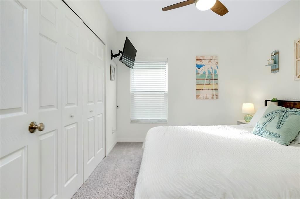 待售: $315,000 (4 贝兹, 3 浴室, 2180 平方英尺)