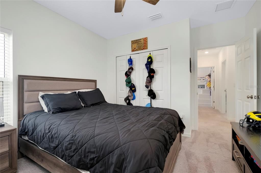 待售: $315,000 (4 贝兹, 3 浴室, 2180 平方英尺)