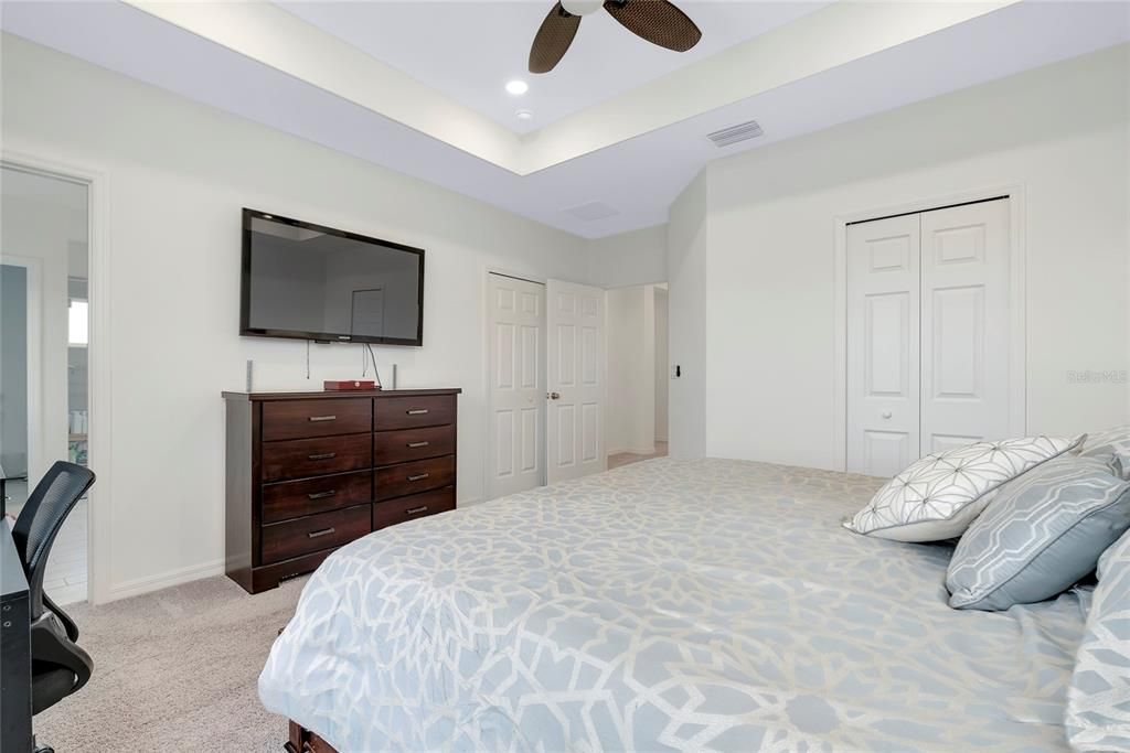 待售: $315,000 (4 贝兹, 3 浴室, 2180 平方英尺)