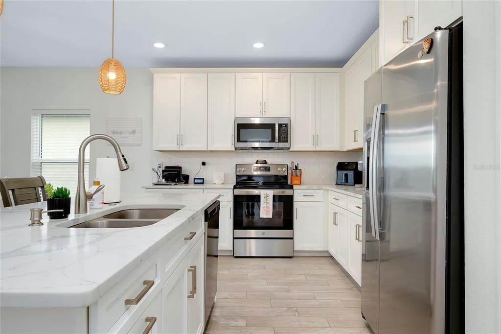 待售: $315,000 (4 贝兹, 3 浴室, 2180 平方英尺)