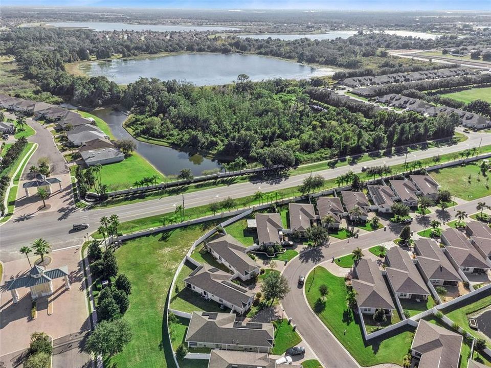 待售: $285,000 (2 贝兹, 2 浴室, 1295 平方英尺)