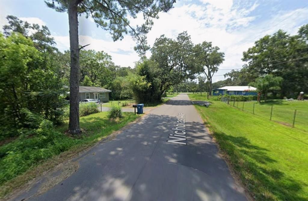 На продажу: $27,500 (0.26 acres)