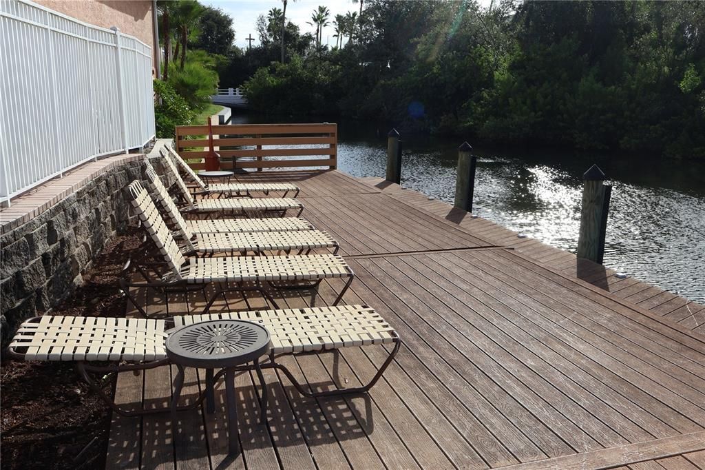 For Rent: $2,350 (2 beds, 2 baths, 1054 Square Feet)