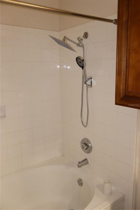 For Rent: $2,350 (2 beds, 2 baths, 1054 Square Feet)