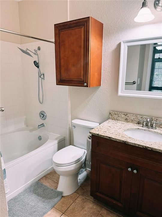 For Rent: $2,350 (2 beds, 2 baths, 1054 Square Feet)