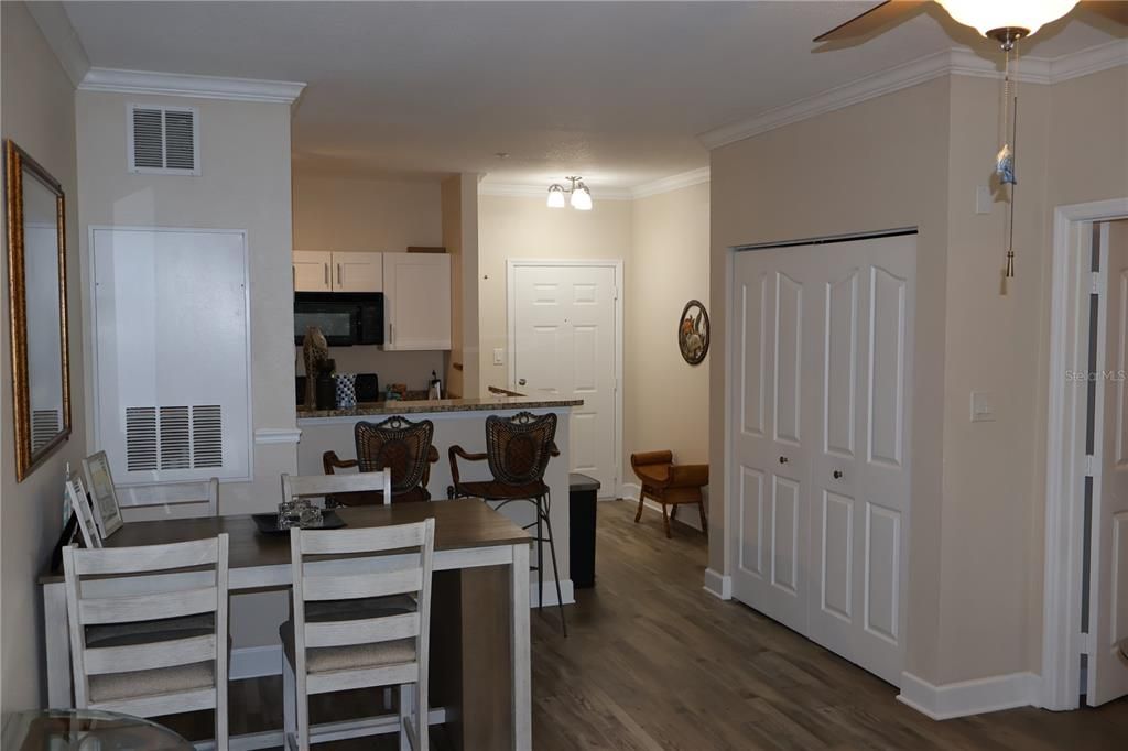 For Rent: $2,350 (2 beds, 2 baths, 1054 Square Feet)