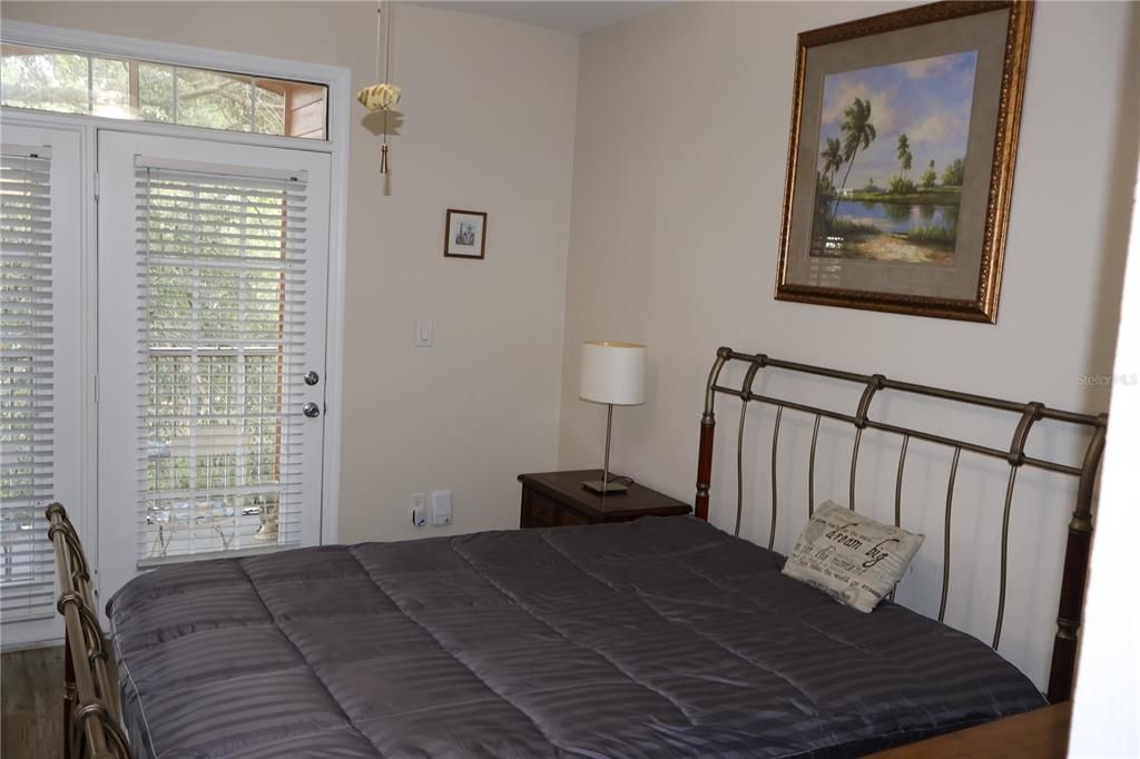 For Rent: $2,350 (2 beds, 2 baths, 1054 Square Feet)