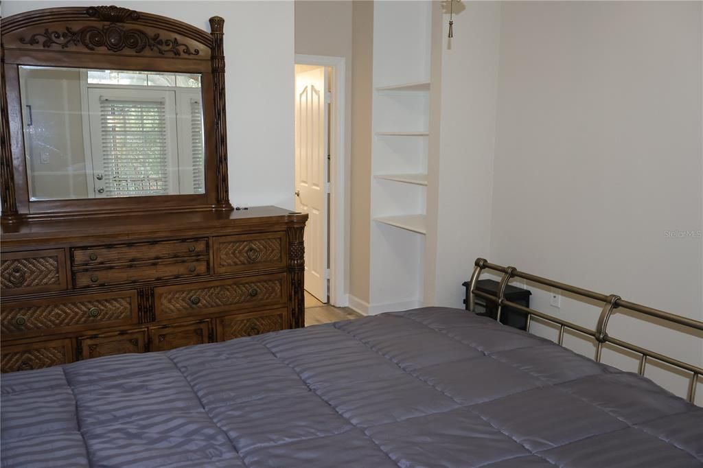 For Rent: $2,350 (2 beds, 2 baths, 1054 Square Feet)