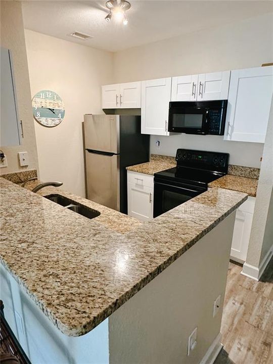 For Rent: $2,350 (2 beds, 2 baths, 1054 Square Feet)