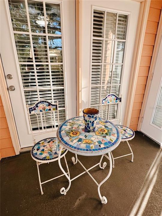 For Rent: $2,350 (2 beds, 2 baths, 1054 Square Feet)