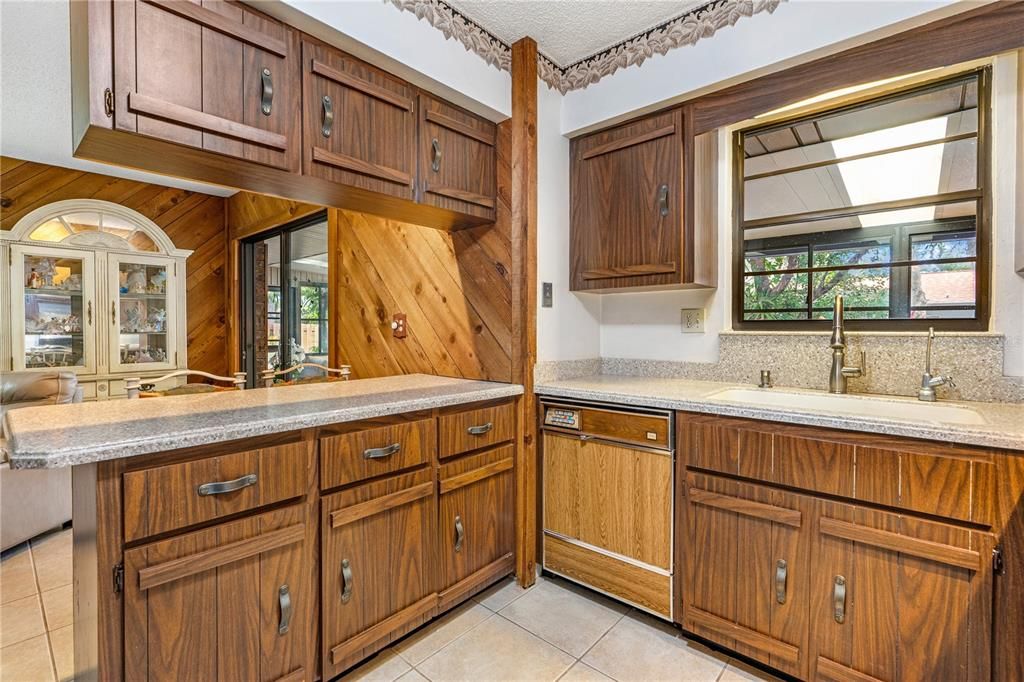 待售: $345,000 (3 贝兹, 2 浴室, 1699 平方英尺)