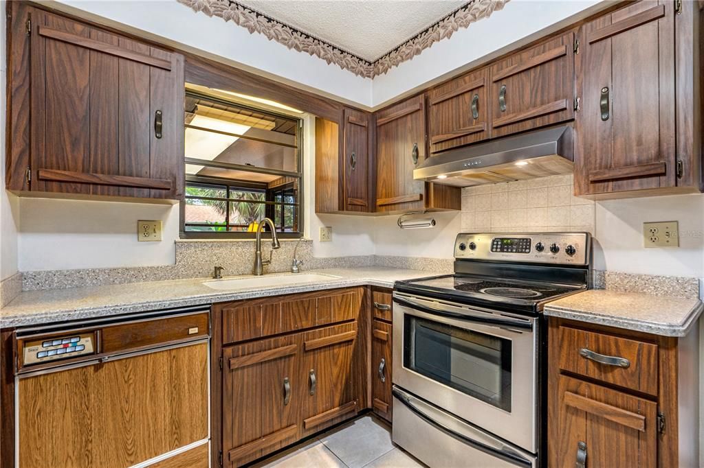 待售: $345,000 (3 贝兹, 2 浴室, 1699 平方英尺)