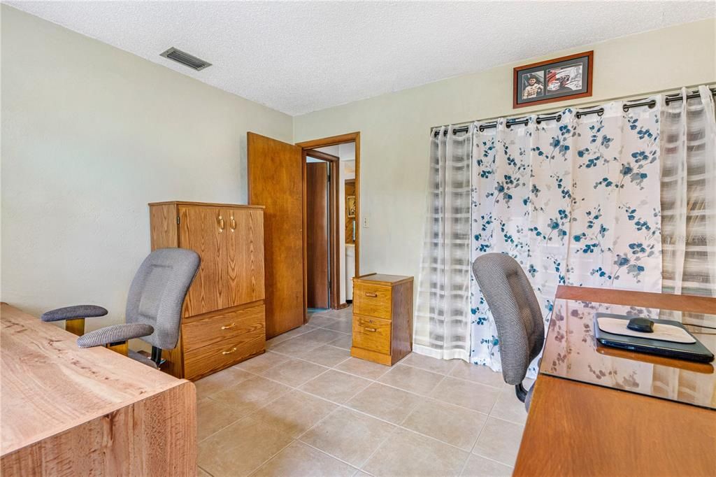 待售: $345,000 (3 贝兹, 2 浴室, 1699 平方英尺)