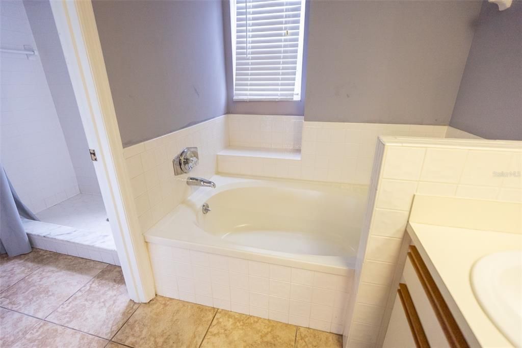 For Sale: $257,000 (4 beds, 2 baths, 1753 Square Feet)