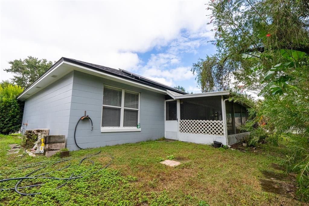 For Sale: $257,000 (4 beds, 2 baths, 1753 Square Feet)