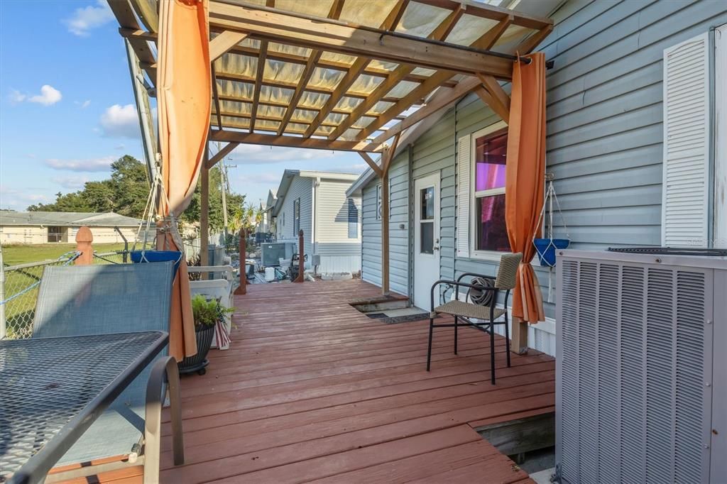 Active With Contract: $110,000 (2 beds, 2 baths, 1176 Square Feet)