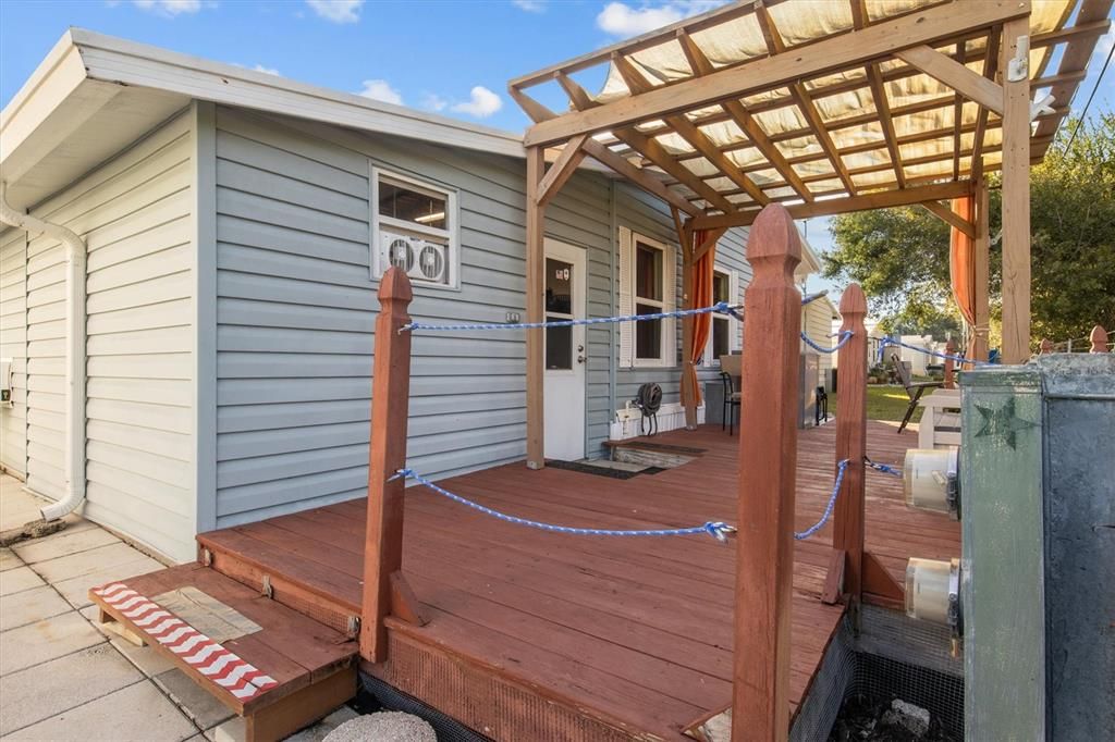 Active With Contract: $110,000 (2 beds, 2 baths, 1176 Square Feet)