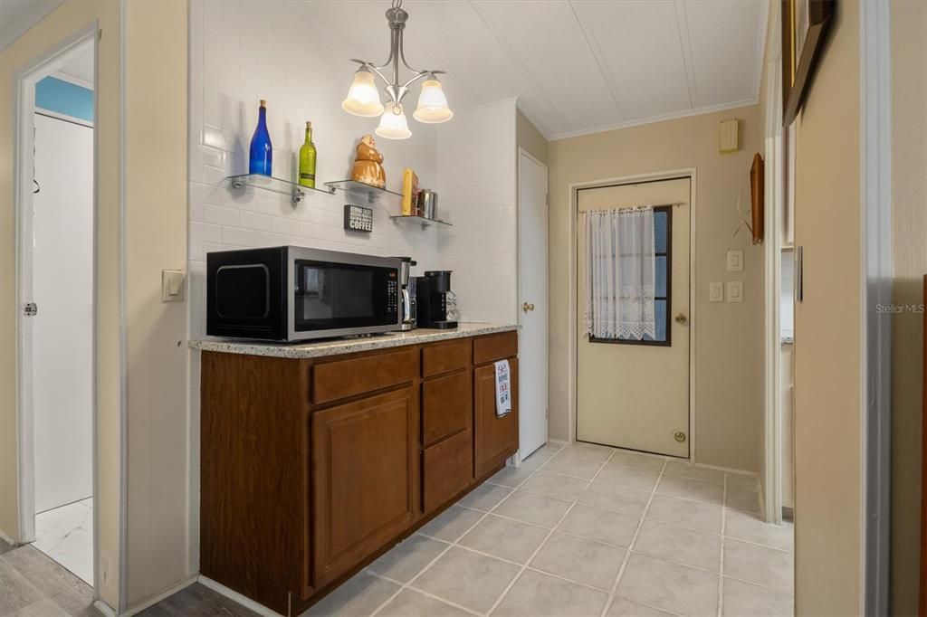 Active With Contract: $110,000 (2 beds, 2 baths, 1176 Square Feet)