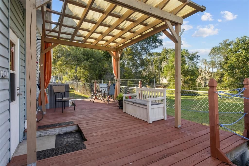 Active With Contract: $110,000 (2 beds, 2 baths, 1176 Square Feet)