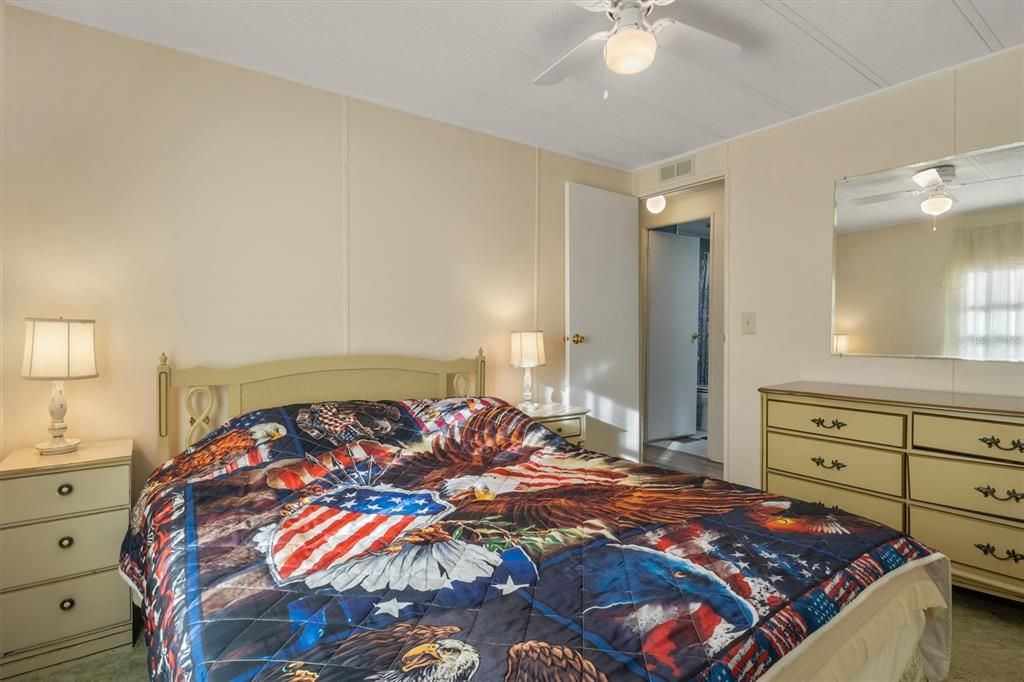 Active With Contract: $110,000 (2 beds, 2 baths, 1176 Square Feet)