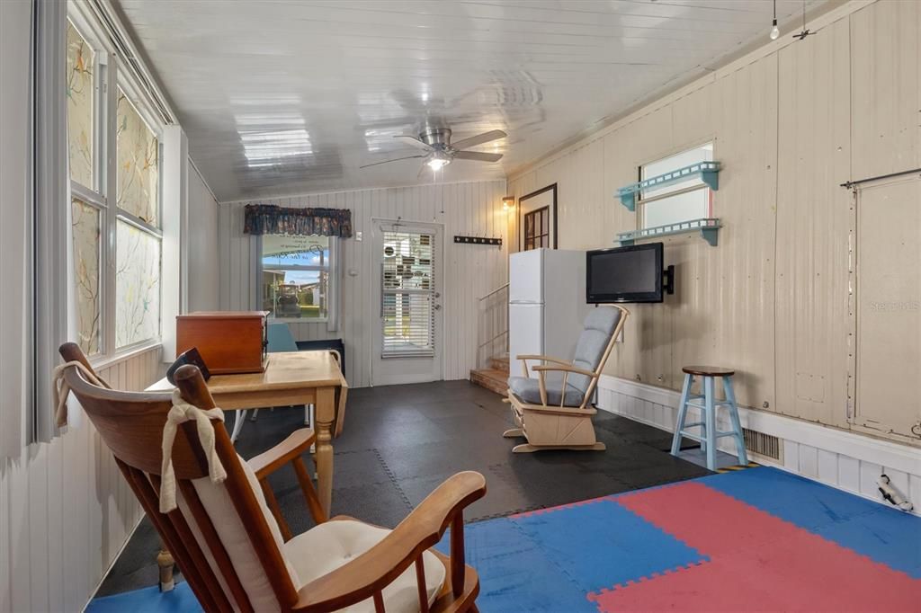 Active With Contract: $110,000 (2 beds, 2 baths, 1176 Square Feet)