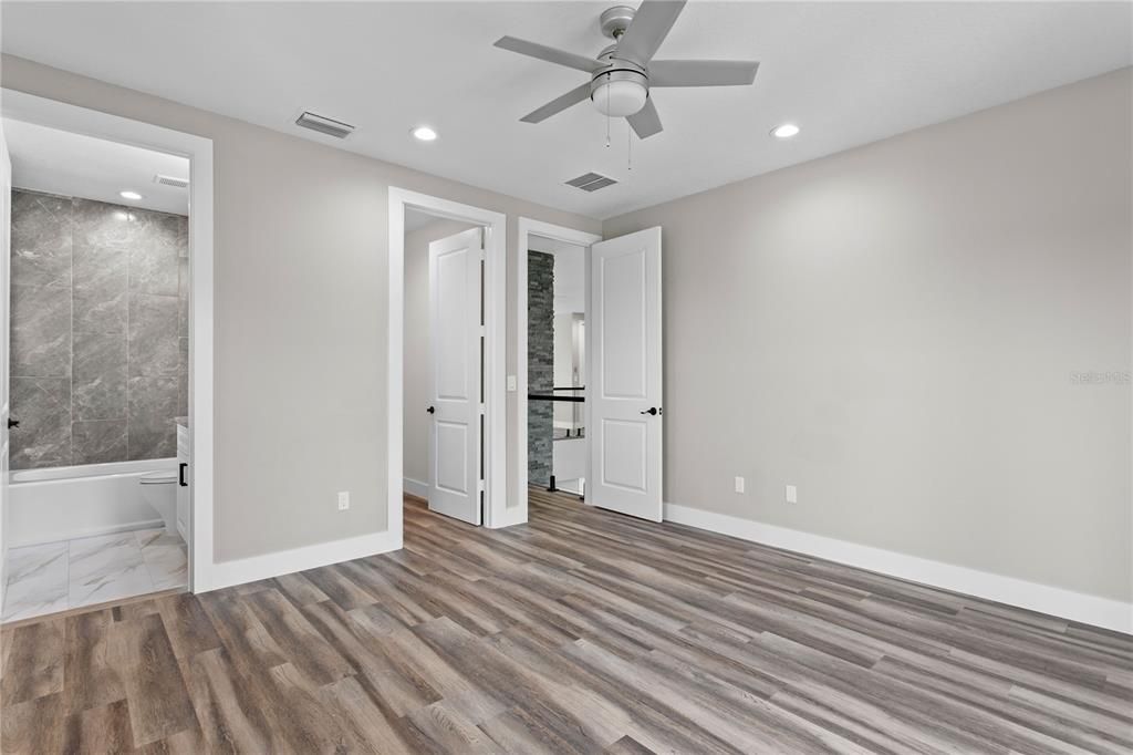 En Venta: $2,595,000 (5 camas, 5 baños, 4066 Pies cuadrados)