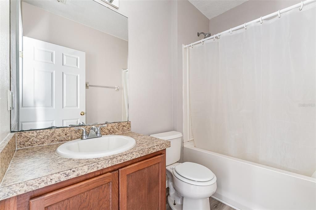 Active With Contract: $199,999 (3 beds, 2 baths, 1235 Square Feet)