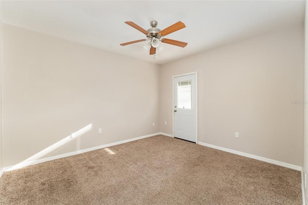 Active With Contract: $199,999 (3 beds, 2 baths, 1235 Square Feet)