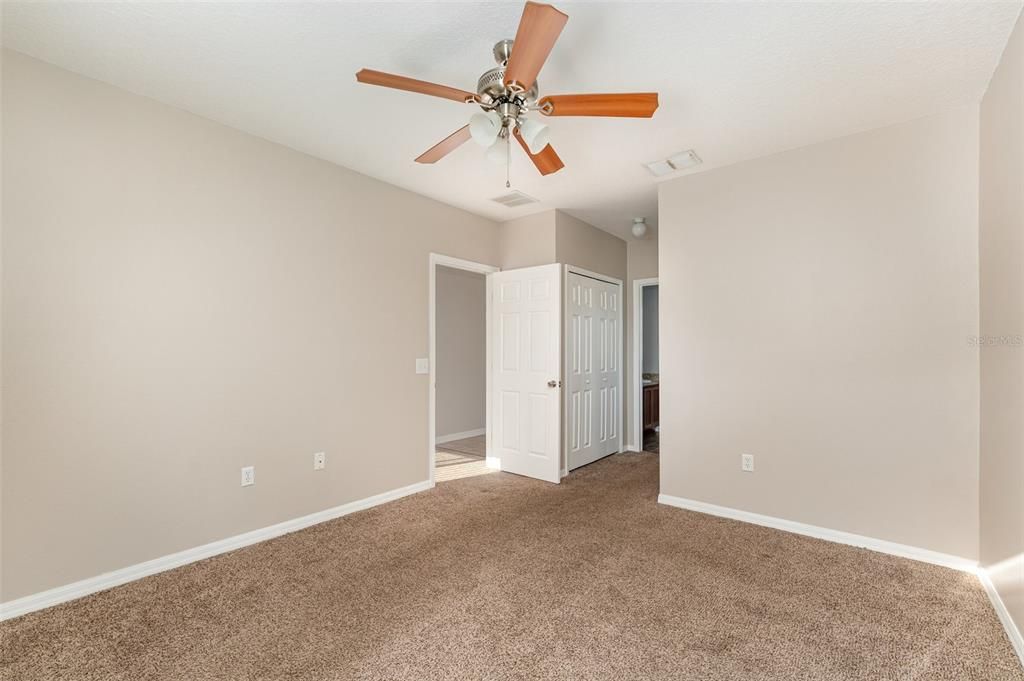 Active With Contract: $199,999 (3 beds, 2 baths, 1235 Square Feet)