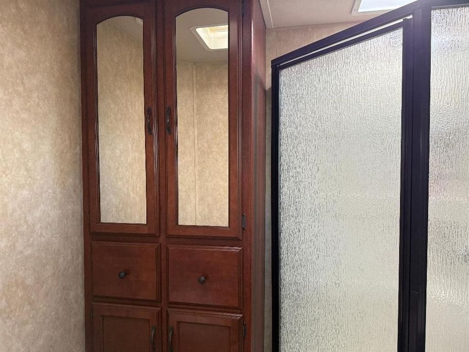 For Sale: $79,900 (1 beds, 1 baths, 320 Square Feet)