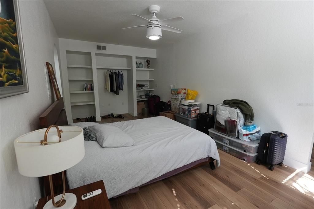 Под контрактом: $1,650 (1 спален, 1 ванн, 818 Квадратных фут)