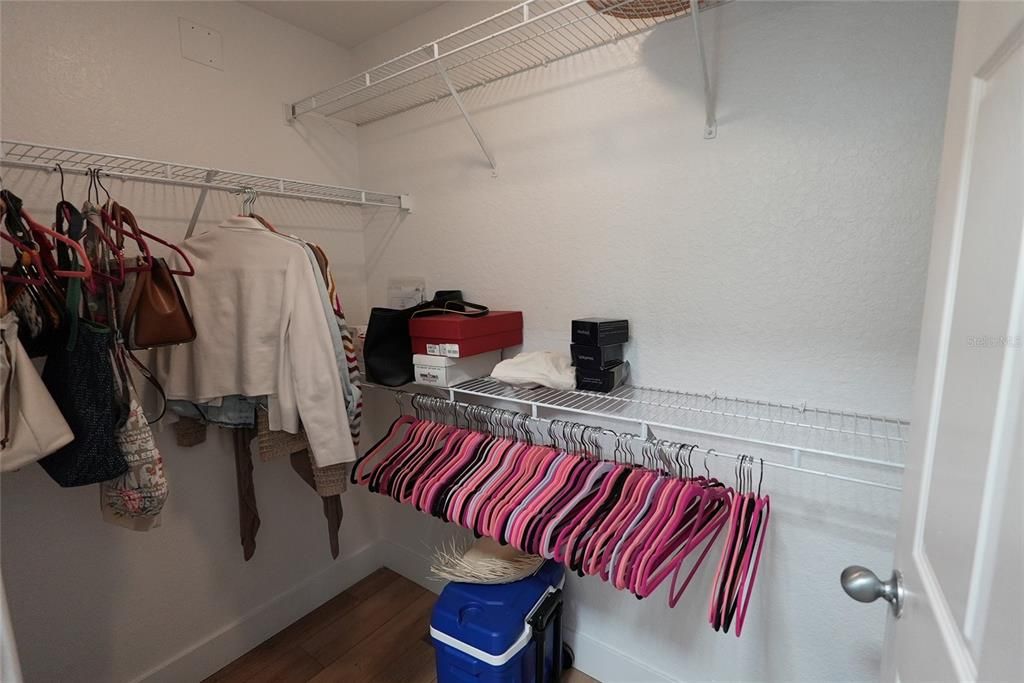 Под контрактом: $1,650 (1 спален, 1 ванн, 818 Квадратных фут)