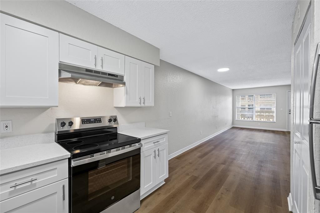 出租: $1,900 (2 贝兹, 2 浴室, 850 平方英尺)