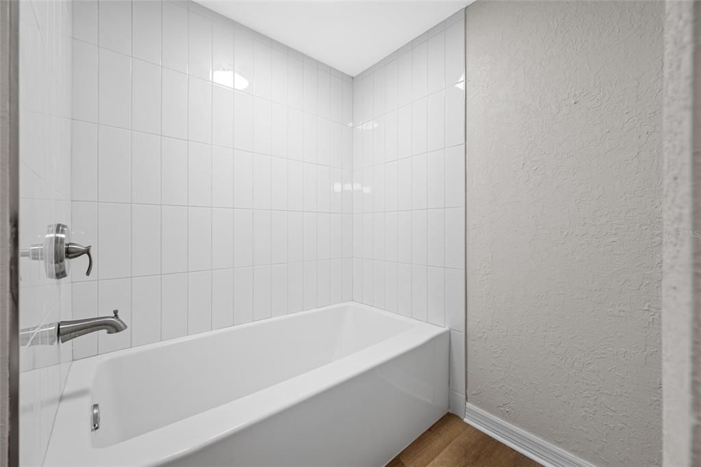 出租: $1,900 (2 贝兹, 2 浴室, 850 平方英尺)