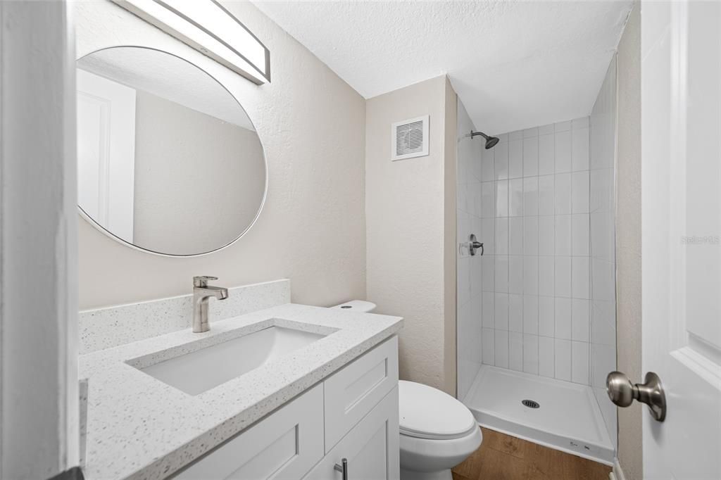 出租: $1,900 (2 贝兹, 2 浴室, 850 平方英尺)