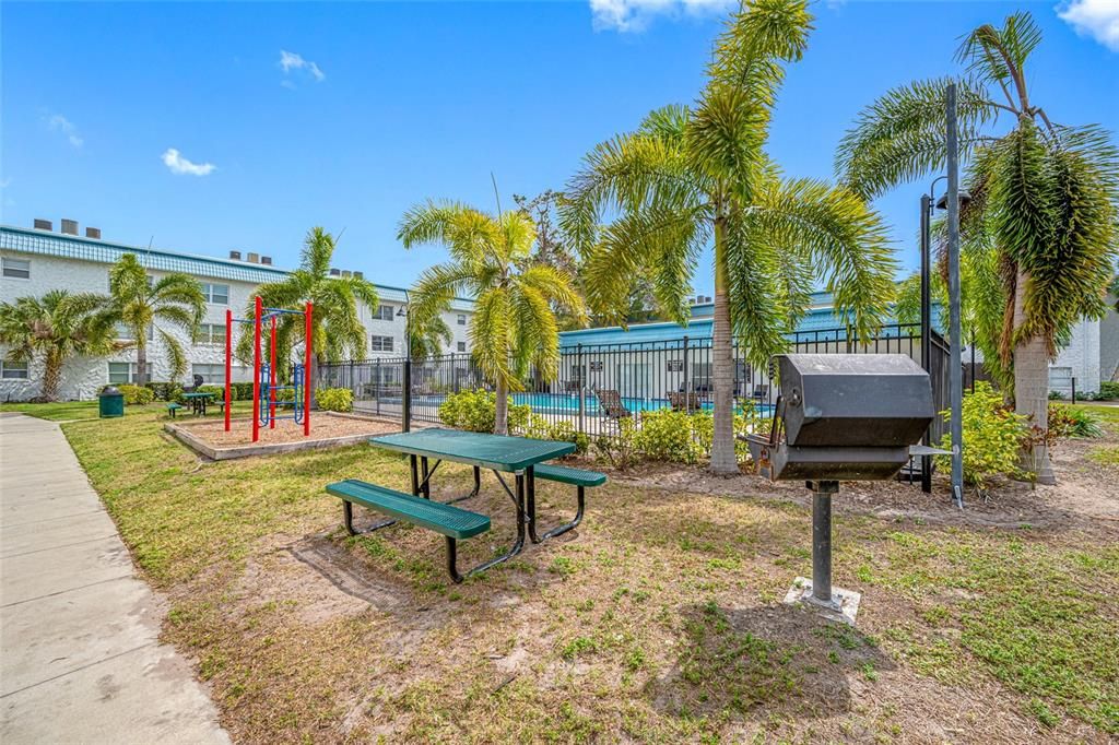 出租: $1,900 (2 贝兹, 2 浴室, 850 平方英尺)