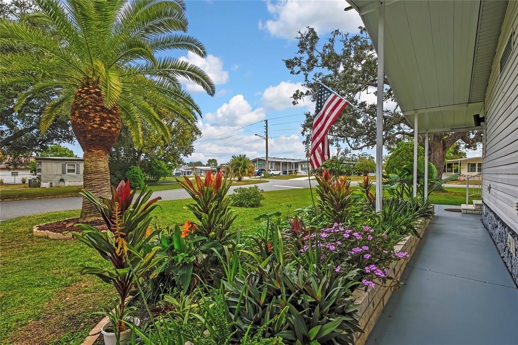 合同活跃: $225,000 (3 贝兹, 2 浴室, 1296 平方英尺)