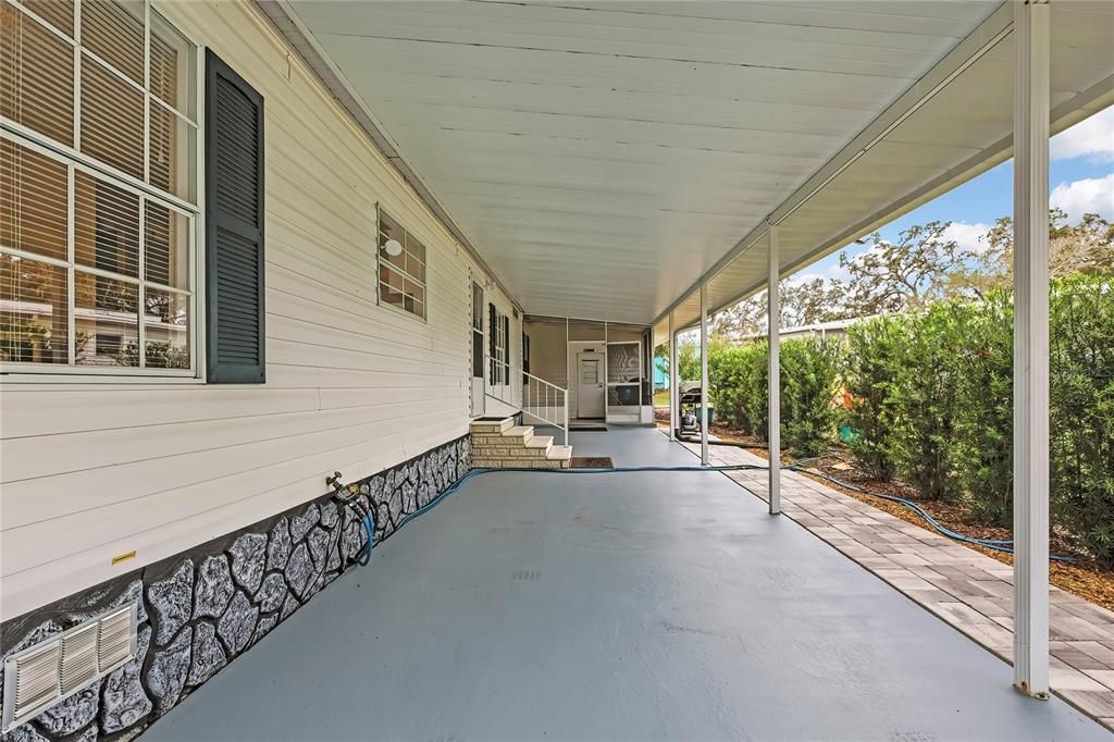 合同活跃: $225,000 (3 贝兹, 2 浴室, 1296 平方英尺)